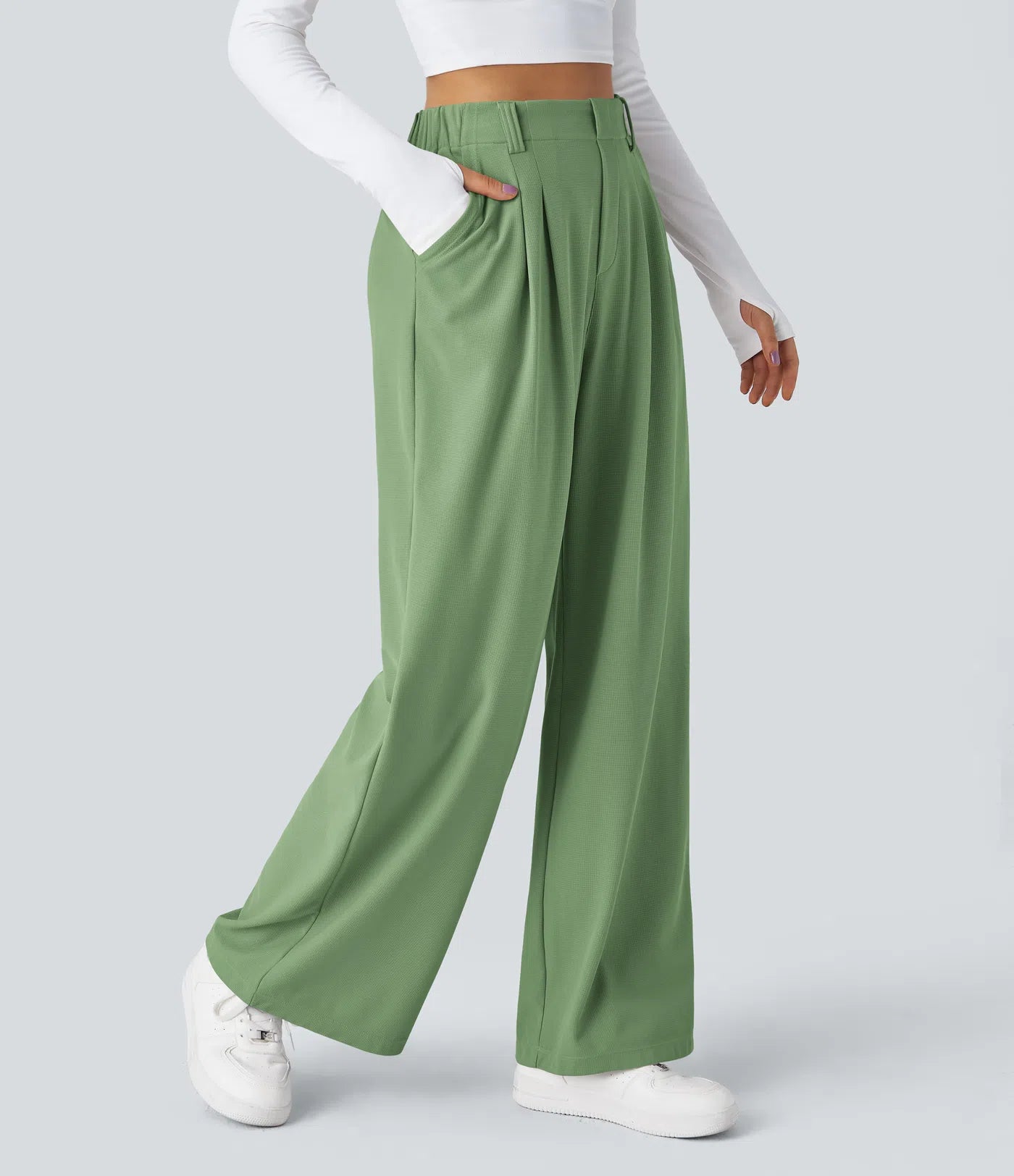 Hose aus Stretchmaterial mit hohem Bund, Waffelmuster, Seitentaschen und weitem Bein