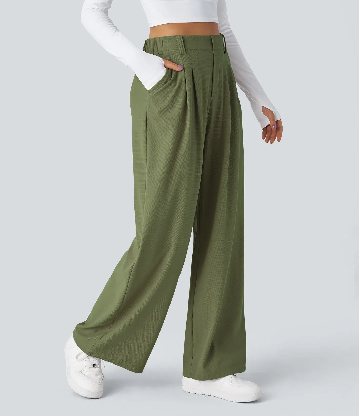 Hose aus Stretchmaterial mit hohem Bund, Waffelmuster, Seitentaschen und weitem Bein