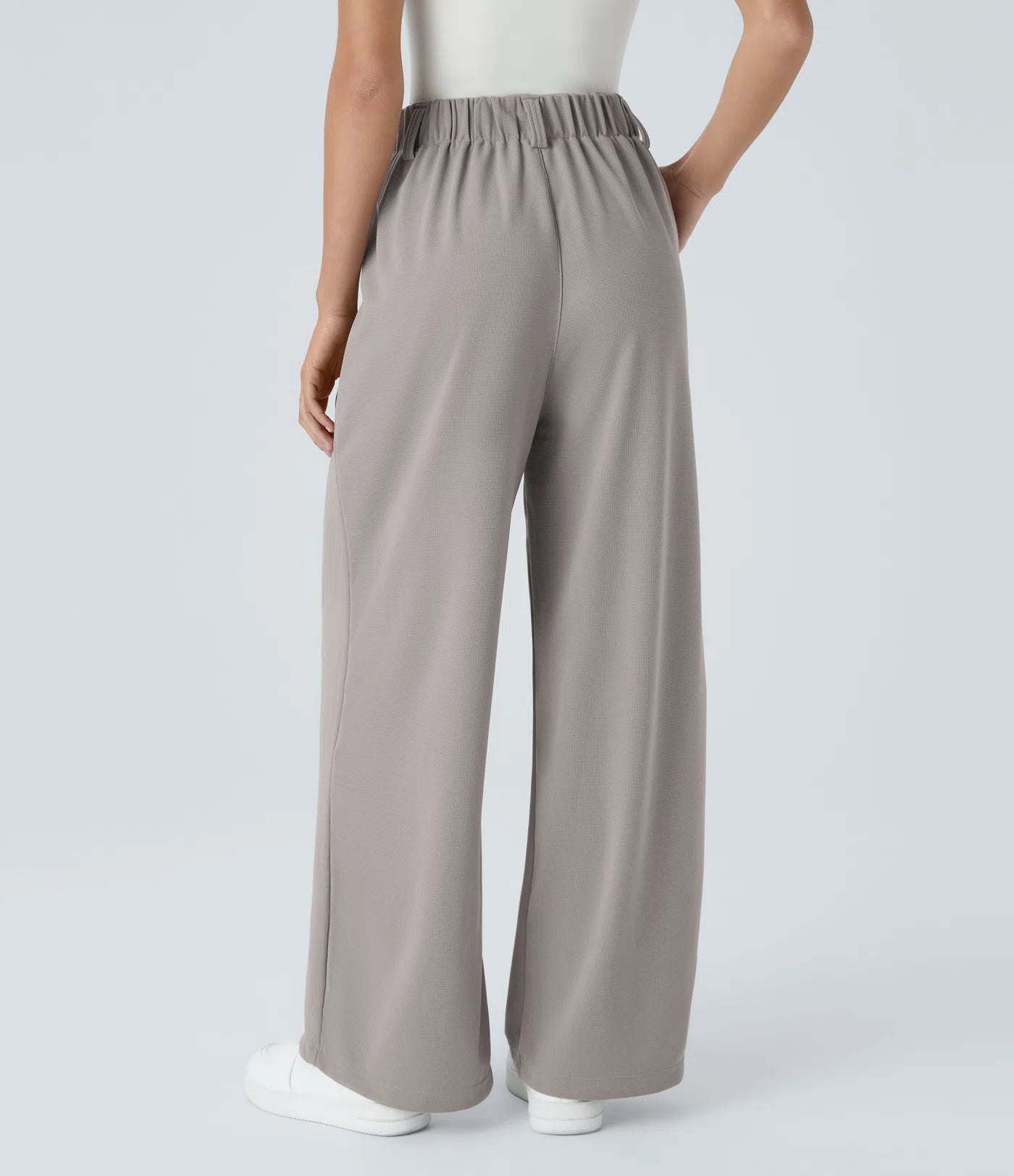 Hose aus Stretchmaterial mit hohem Bund, Waffelmuster, Seitentaschen und weitem Bein
