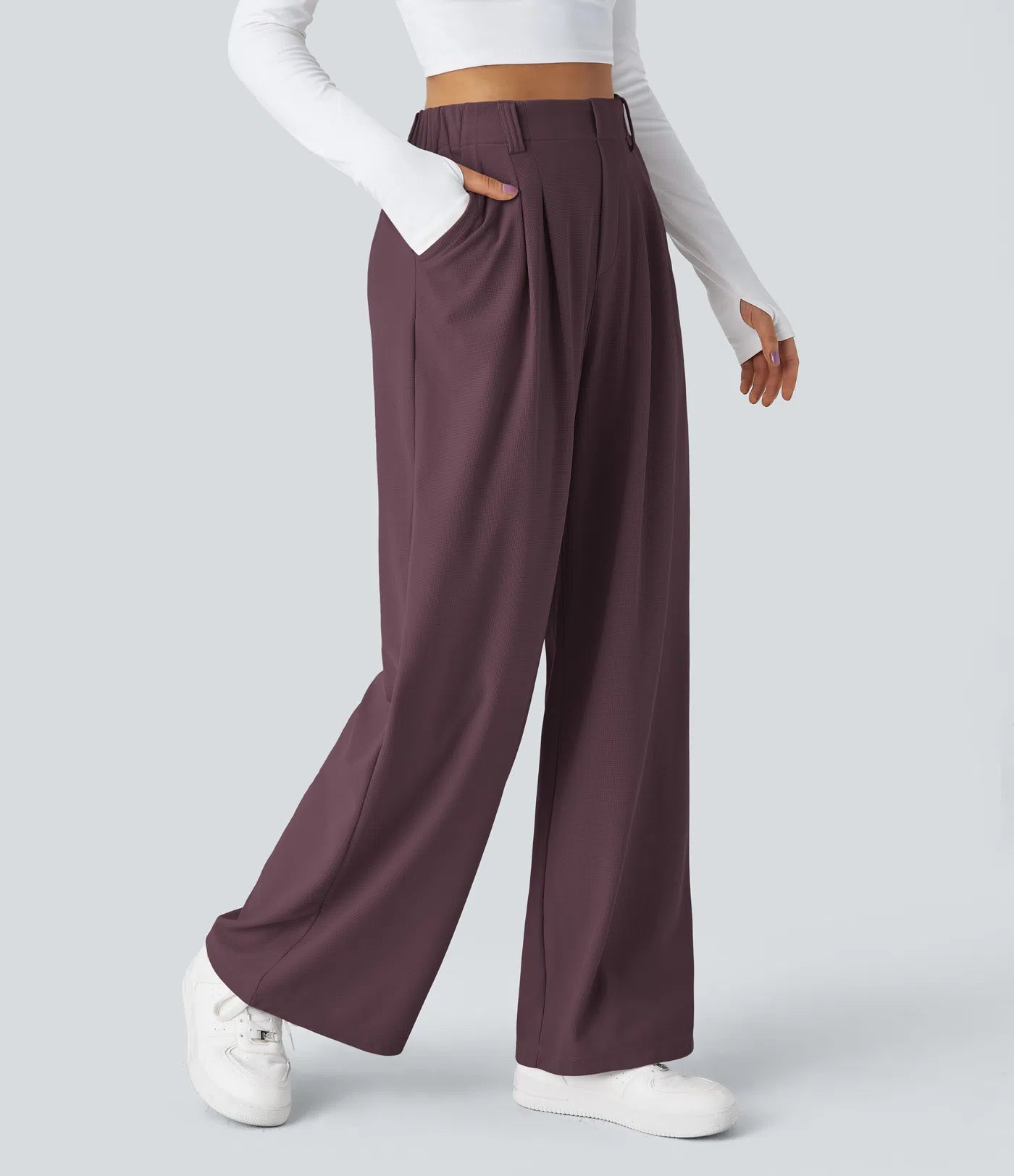 Hose aus Stretchmaterial mit hohem Bund, Waffelmuster, Seitentaschen und weitem Bein