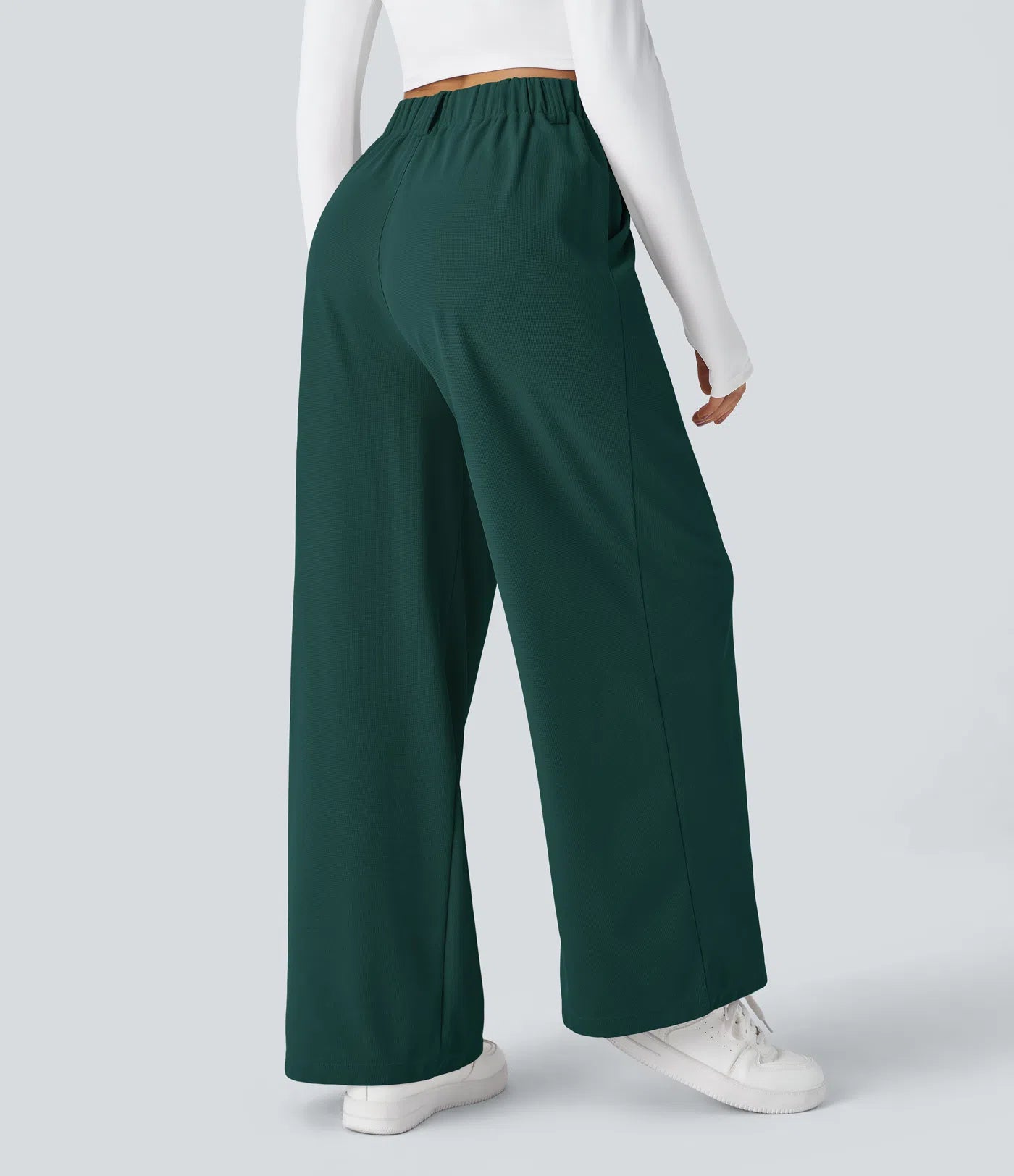 Hose aus Stretchmaterial mit hohem Bund, Waffelmuster, Seitentaschen und weitem Bein